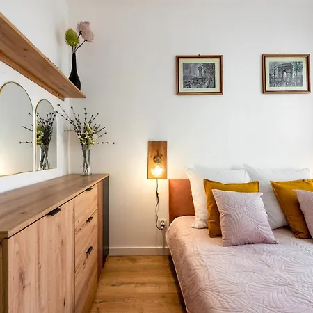 Apartment Golden Deluxe Old Town, Terrace, High Standard, 2 *