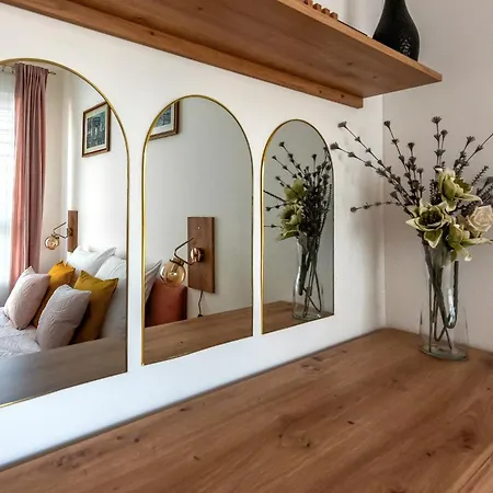 Apartment Golden Deluxe Old Town, Terrace, High Standard, 2 *