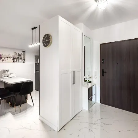 Golden Deluxe Old Town, Terrace, High Standard, 2