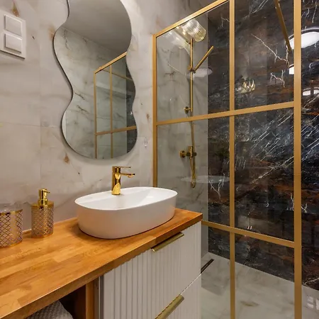 Golden Deluxe Old Town, Terrace, High Standard, 2 Apartman